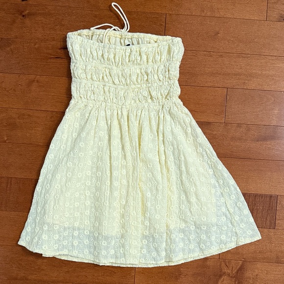 Princess Polly Light Yellow Strapless Dress - Picture 5 of 5